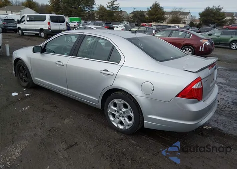 2010 Ford Fusion Se z USA, uszkodzony, nr VIN 3FAHP0HA3AR226312